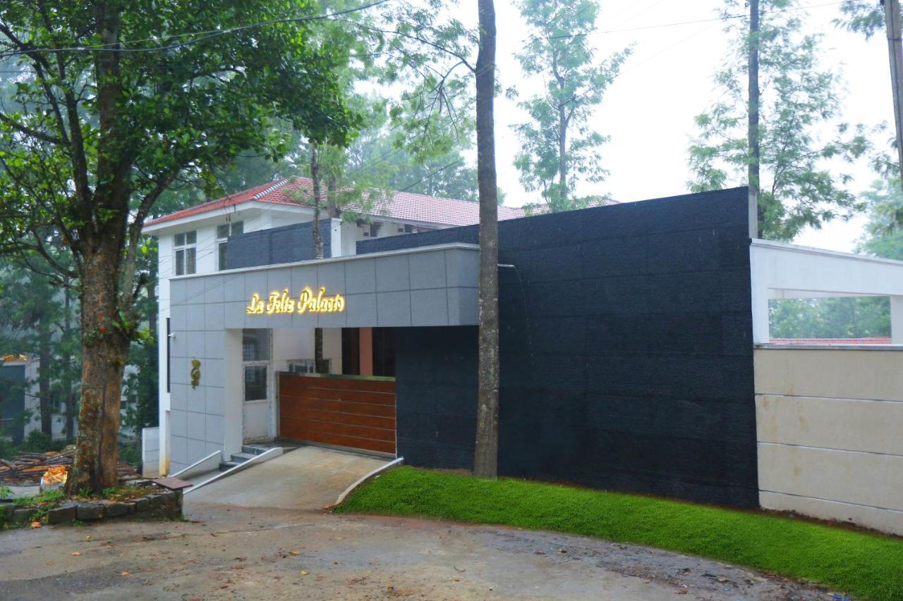 La Feliz Palacio Yercaud Exterior photo